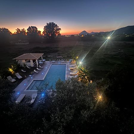 Kapetanios Luxury Aparthotel Agios Georgios  Exterior photo